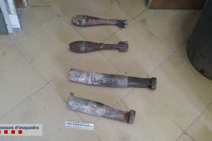 Bombas y granadas recogidas por los TEDAX en Valls.