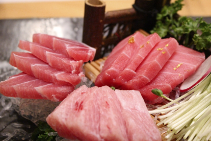 La tonyina fresca té un color viu i vermellòs