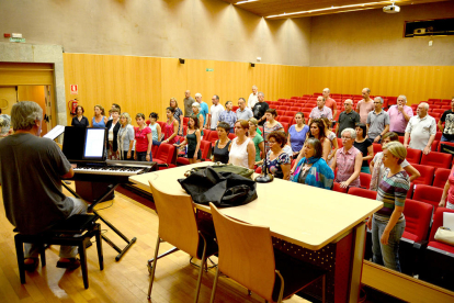 La Setmana Cantant és una iniciativa de l'Associació Cor Ciutat de Tarragona. A la imatge, un dels assajos oberts.