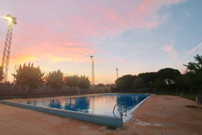La piscina municipal de la Granada en una fotografia d'arxiu.