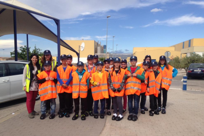 Escolares que visitaron la planta de SCA Valls el año pasado como aparte del proyecto APQUA.