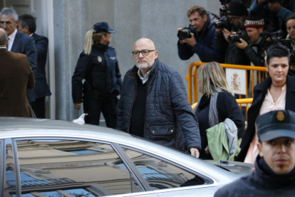 Lluís Corominas arribant al Tribunal Suprem, aquest 9 de novembre.