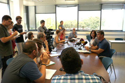 Abella i Mendoza, durant la roda de premsa que van oferir ahir per explicar la situació del festival.