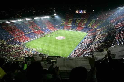 Imagen de un partido en el estadio del FC Barcelona, el Camp Nou.
