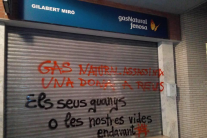 La pintada realitzada al local de Gas Natural a Tarragona.