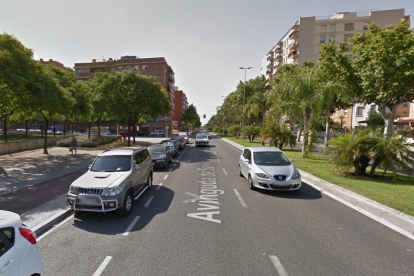 Vehículos circulando por la avenida Salou de Reus.