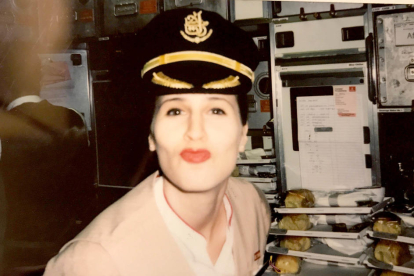 Ana Clara Gil do Canto, amb la gorra del capità de l'avió.