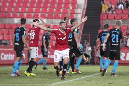Xavi Molina, quejándose del gol fantasma que no subió al marcador en el partido de Copa.