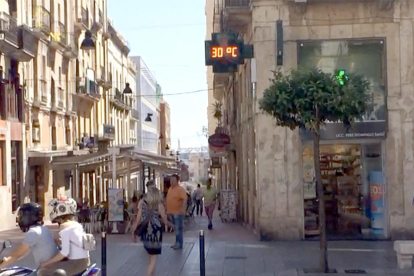 En Tarragona, este mediodía los termómetros marcaban 30 grados de temperatura.