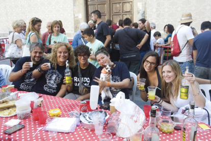 El 'Cafè copa i puro per un duro' és un dels actes més multitudinaris de les Festes.