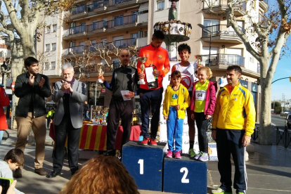 Ganadores de la carrera de 800 metros de la 6ª Sant Silvestre del Vendrell.