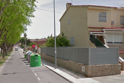 Un dels contenidors cremats estava situat al carrer del Castell d'Almansa.