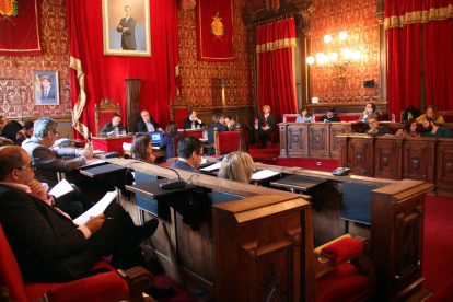 Plano general del pleno ordinario del Ayuntamiento de Tarragona, en la cual se han debatido varias mociones relacionadas con los Juegos Mediterráneos, el 18 de noviembre del 2016