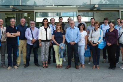 Foto de grupo de los profesores que han visitado el instituto Jaume I de Salou.