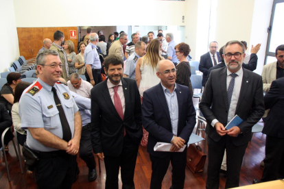 El cap de la regió policial del Camp de Tarragona, l'intendent Jaume Giné; el director general de la Policia, Albert Batlle; el delegat del Govern, Òscar Peris, i el director d'Interior, Juan Carlos de la Monja, el 31 de maig del 2016