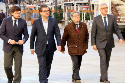 Ballesteros acompañado del coordinador de los Juegos, Javier Villamayor, el concejal José Luis Martín y el delegado del gobierno, Enric Millo.