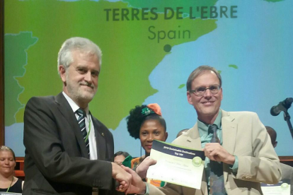 El Presidente del Patronato de Turismo de la Diputación de Tarragona, Martí Carnicer, recogió el galardón.