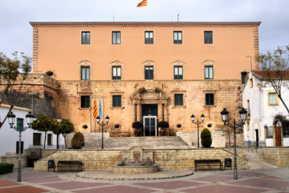 Façana de l'Ajuntament de Torredembarra.