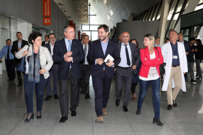 El conseller de Salut, Antoni Comín, Carles Pellicer, la presidenta de l'Hospital Universitari Sant Joan, Noemí Llauradó i el delegat del Govern a Tarragona, Òscar Peris durant la seva visita
