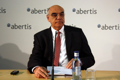 El president d'Abertis, Salvador Alemany, durant la roda de premsa prèvia a la Junta General d'Accionistes del 12 d'abril de 2016.