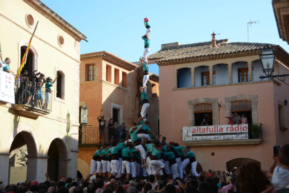 3de9fa dels Castellers de Vilafranca a la Diada de les Cultures celebrada a la plaça del Pou.