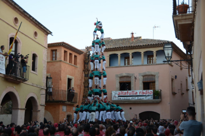 4de9f dels Castellers de Vilafranca a la Diada de les Cultures celebrada a la plaça del Pou.