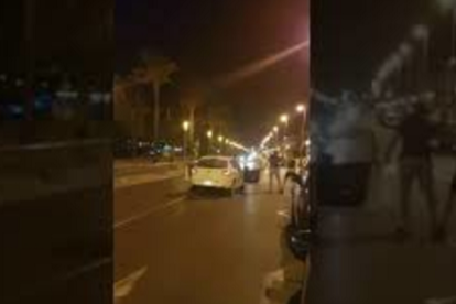 Frame del vídeo en què es mostra com els agents abaten el cinquè terrorista de Cambrils.