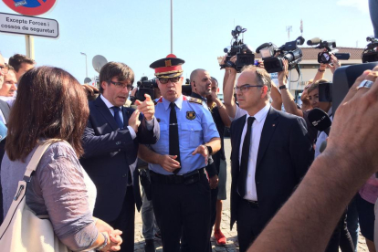 El president de la Generalitat visitant el lloc on es va cometre l'atemptat