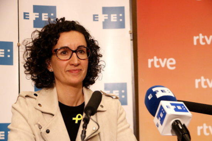 La número dos de la candidatura d'ERC, Marta Rovira, a la roda de premsa celebrada a la seu d'Efe i RTVE a Catalunya, el 18 de desembre de 2018.