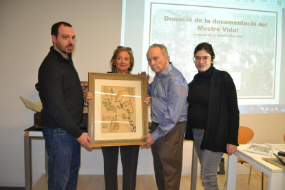 Imatge de la presentació del fons del mestre Vidal a l'Arxiu de Reus.