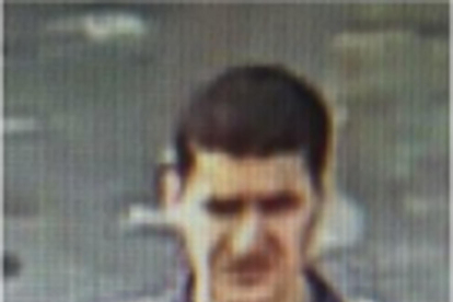 El terrorista fugitivo, conductor de la furgoneta que hizo el atropello masivo en las Ramblas, Younes Abouyaaqoub, difundida por los Mossos d'Esquadra.