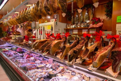 El jamón es uno de los productos que tienen más salidas a lo largo de las compras navideñas.