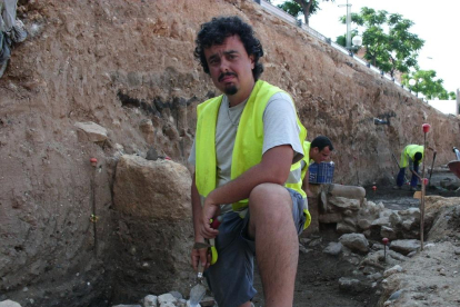 César Pociña fa anys que treballa com a arqueòleg en excavacions a la ciutat de Tarragona.