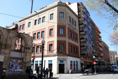 Inmueble de la Rambla Nueva que durante varias décadas fue la sede de Telefónica en Tarragona.