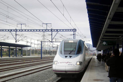 Los trenes más reforzados en estas fechas corresponden a los servicios que conectan Cataluña con Andalucía.