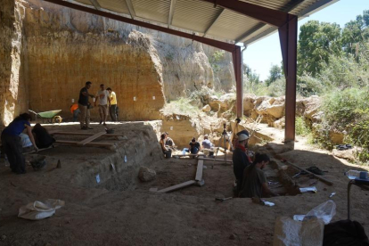 Vista dels treballs d'excavació a la Mina del Barranc de la Boella.
