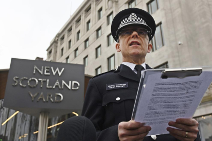 El cap de la unitat antiterrorista de la Policia de Londres, Mark Rowley, durant la seva compareixença davant els mitjans de comunicació a la Scotland Yard.