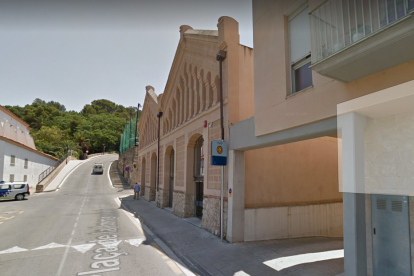 Imatge de l'edifici de la Policia Local de Tortosa.