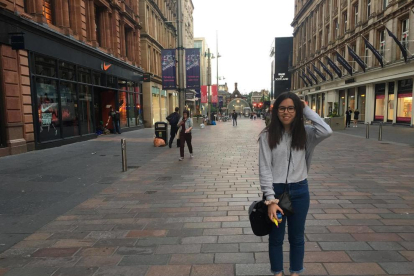 L'Anaïs Amorós en un dels carrers de la ciutat escocesa de Glasgow.