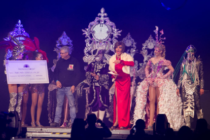 Una imagen de la entrega de los premios de los Disfraz de Oro al final del acto.