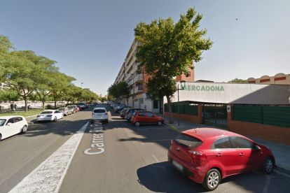 El incendio se ha producido al Mercadona de la calle Riu Fluvià de Tarragona.