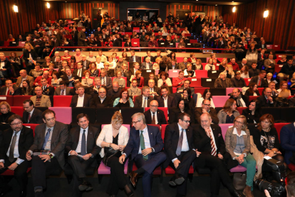 Els guardonats, durant la festa d'entrega dels premis celebrada al Teatre Tarragona.
