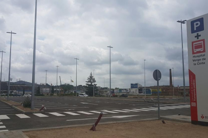 El nuevo aparcamiento de la plaza del Bimilenario de Tortosa se ha estrenado este 20 de julio del 2017.