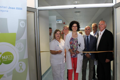 Imagen del momento de la inauguración del nuevo servicio de rehabilitación y medicina física del Hospital Joan XXIII.
