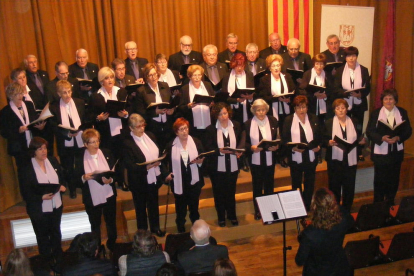 La Coral montblanquina ofreció un concierto de música popular catalana.