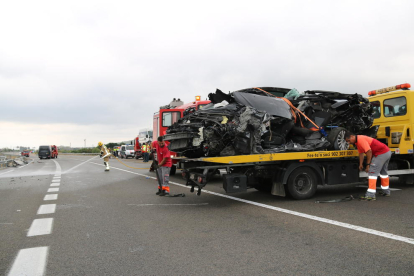 Pla obert del turisme implicat en l'accident mortal a la C-14 a Alcover. Imatge del 23 de juliol del 2017