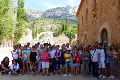 Foto de grupo de los alumnos de catalán y del programa Voluntariat per la llengua que realizaron la salida.