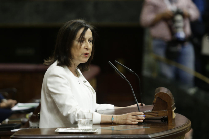 La portavoz del PSOE, Margarita Robles, interviniendo en el Congreso este 11 de octubre.