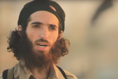 Abu Lais Al Qurdubi en un fotograma del vídeo d'EI.