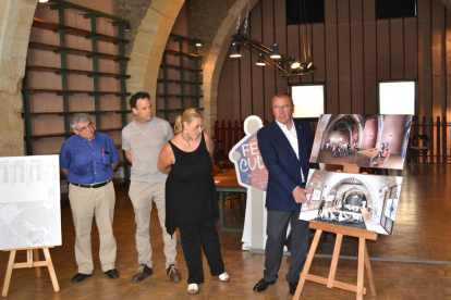 L'alcalde de Reus presentant el projecte de recuperació de l'edifici.